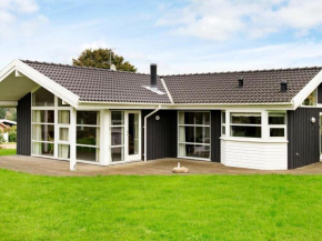 Three-Bedroom Holiday home in Hejls 7 Hejls